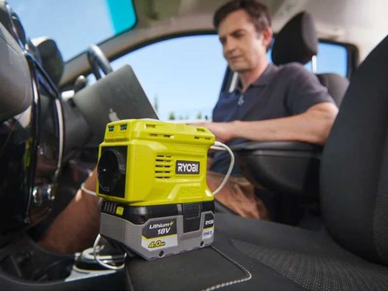 RY18BI150B-0 – INVERTER 18V CHE FORNISCE 230V-150W DI ALIMENTAZIONE 2 PORTE USB E SUPPORTO SMARTPHONE – SENZA BATTERIA – RYOBI - immagine 5